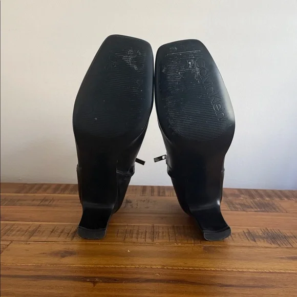 LIKE NEW Calvin Klein Womens Square Toe Black Leather Ankle Boots Size 8 - Picture 6 of 7